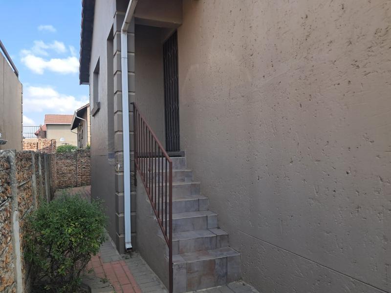 3 Bedroom Property for Sale in Buccleuch Gauteng