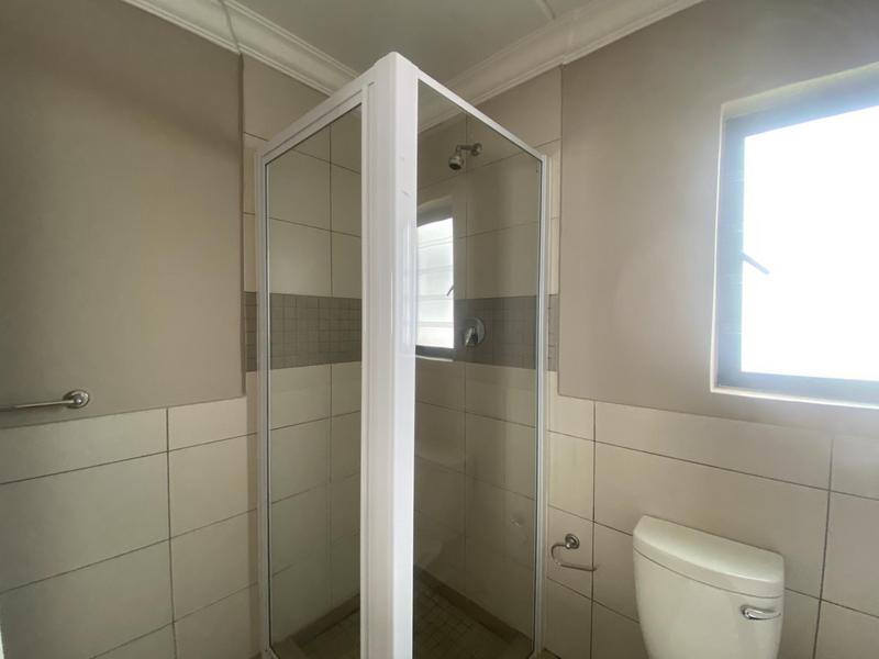 To Let 2 Bedroom Property for Rent in Broadacres Gauteng