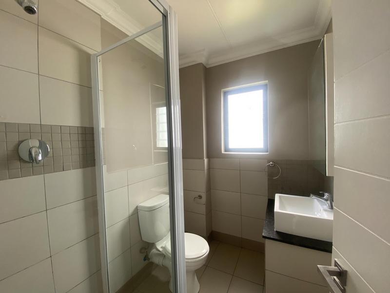 To Let 2 Bedroom Property for Rent in Broadacres Gauteng