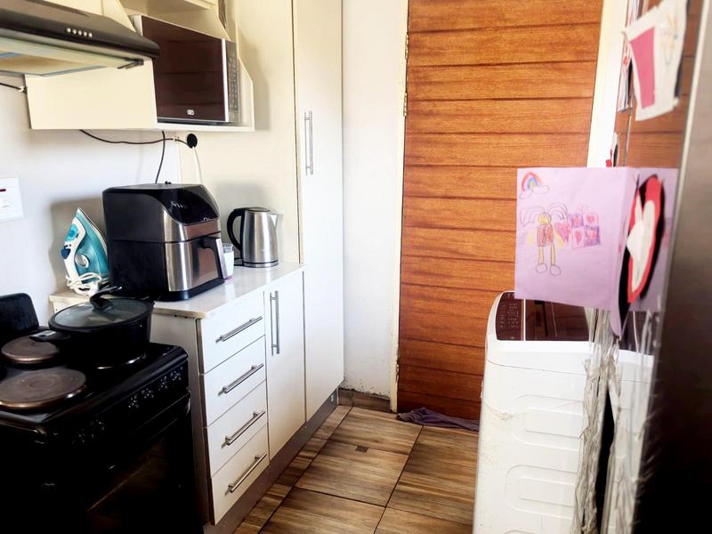 2 Bedroom Property for Sale in Clayville Gauteng
