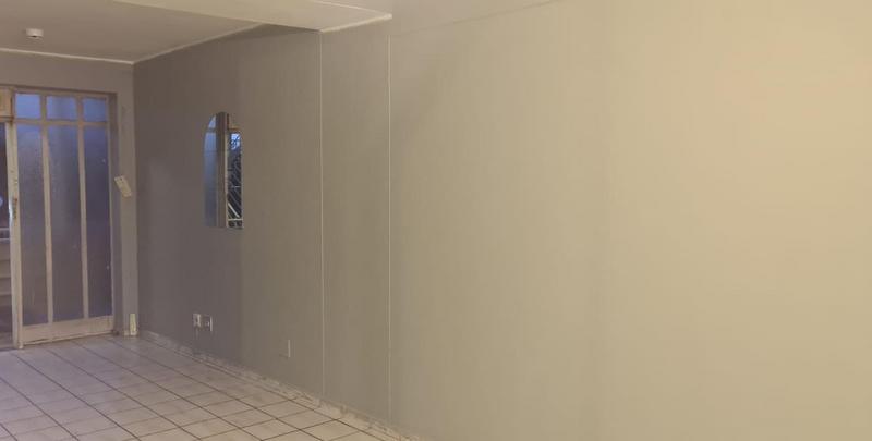 2 Bedroom Property for Sale in Rhodesfield Gauteng