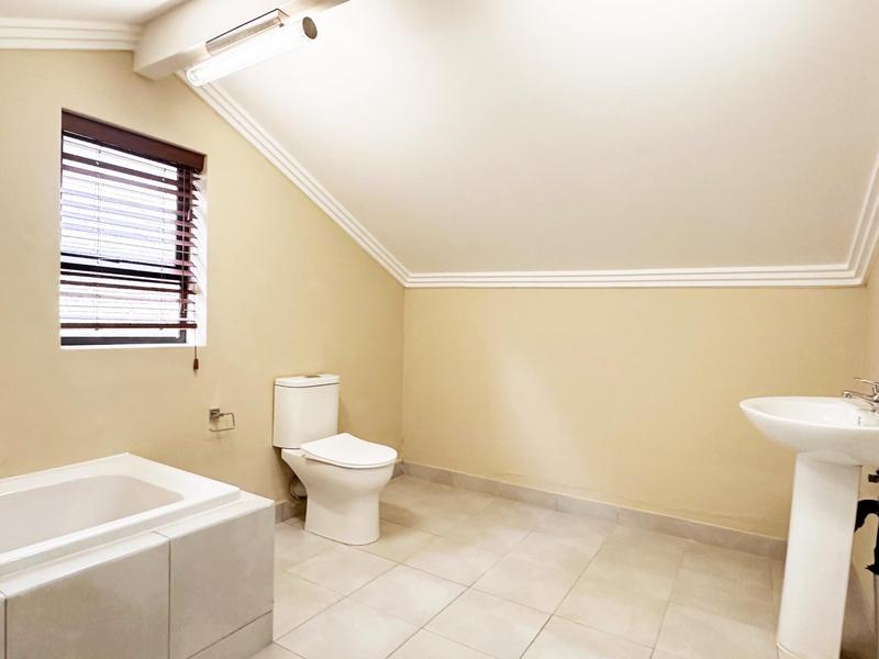 To Let 5 Bedroom Property for Rent in Sandown Gauteng