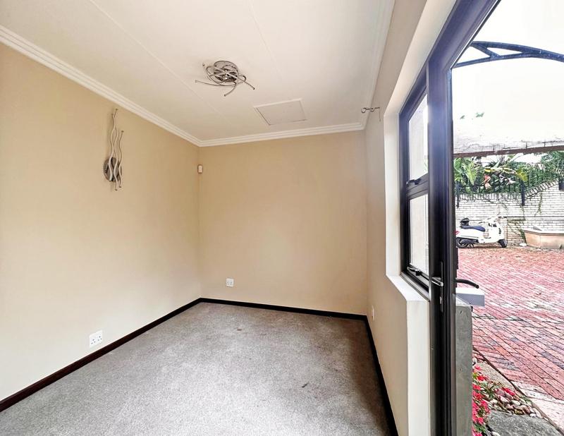 To Let 5 Bedroom Property for Rent in Sandown Gauteng