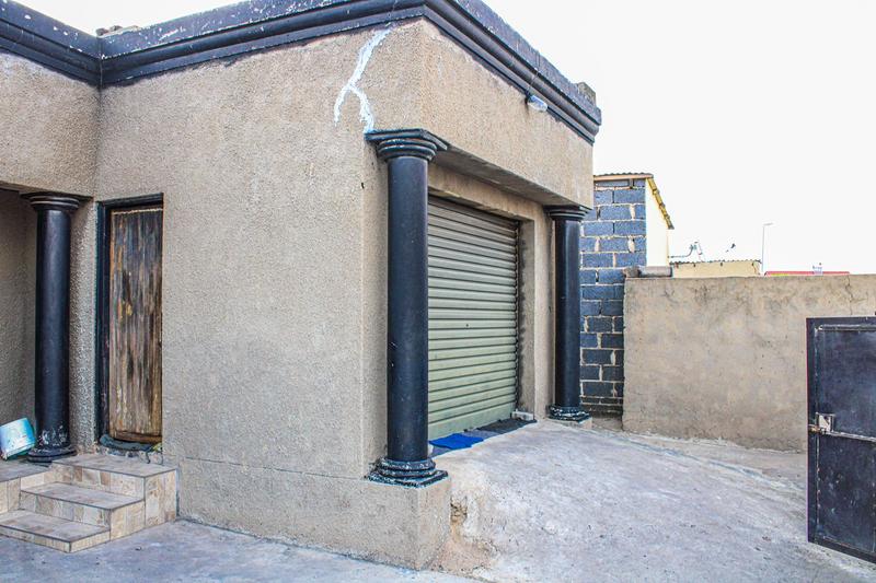 2 Bedroom Property for Sale in Umthambeka Gauteng
