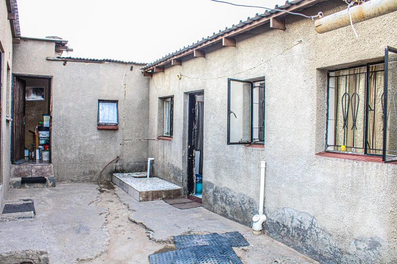 2 Bedroom Property for Sale in Umthambeka Gauteng