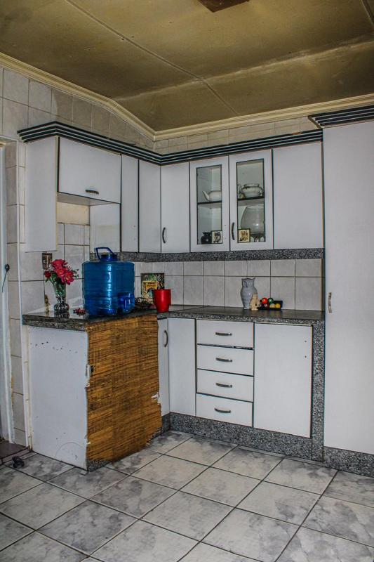 2 Bedroom Property for Sale in Umthambeka Gauteng