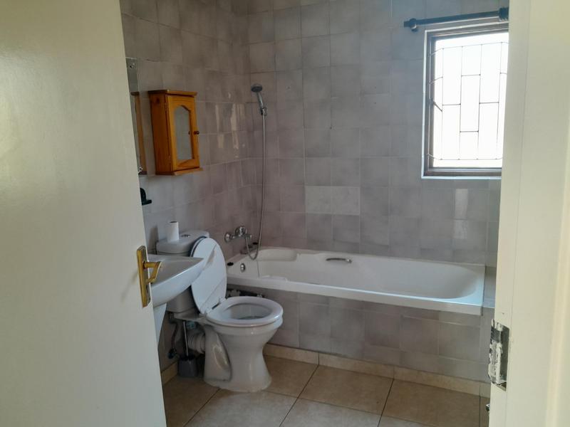 To Let 2 Bedroom Property for Rent in Magaliessig Gauteng
