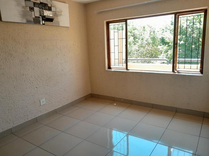 To Let 2 Bedroom Property for Rent in Magaliessig Gauteng