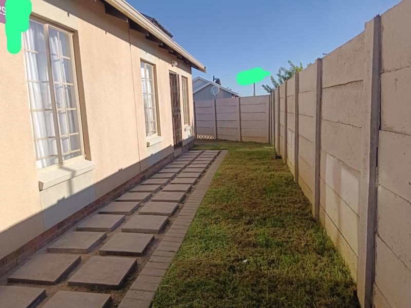 To Let 3 Bedroom Property for Rent in Sky City Gauteng