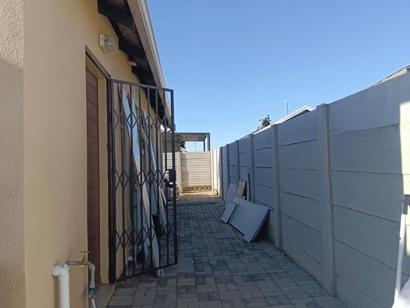 To Let 3 Bedroom Property for Rent in Sky City Gauteng