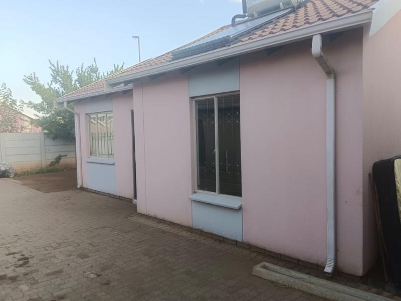2 Bedroom Property for Sale in Sky City Gauteng
