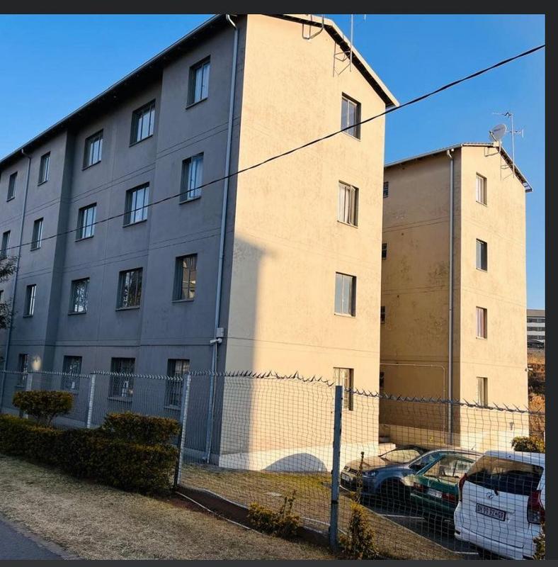 2 Bedroom Property for Sale in Fleurhof Gauteng