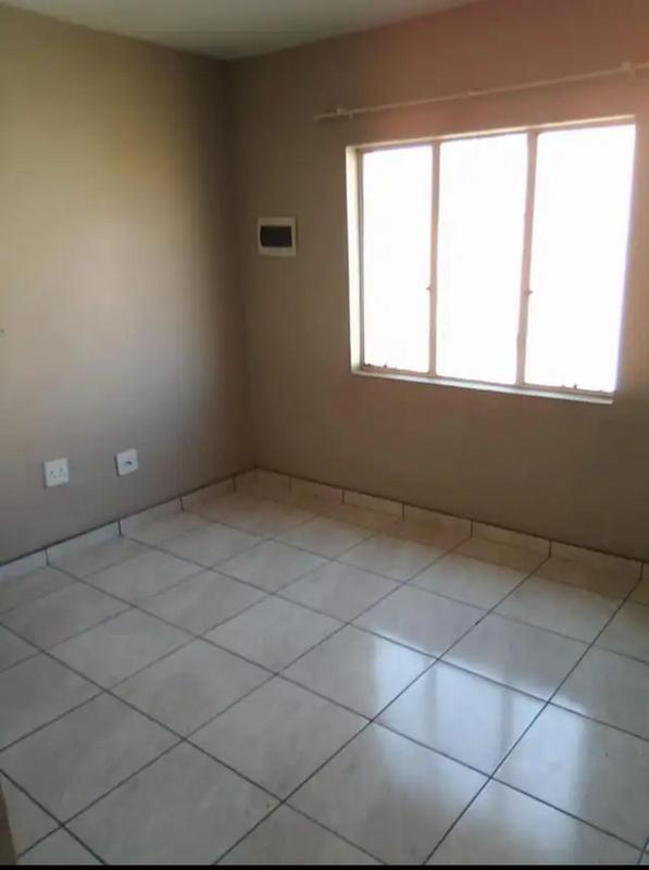 2 Bedroom Property for Sale in Fleurhof Gauteng