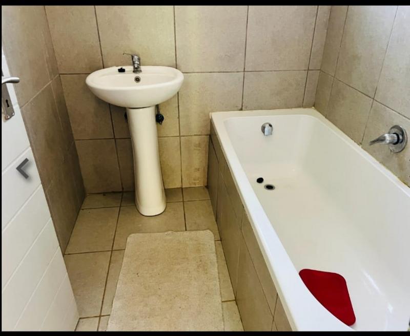 2 Bedroom Property for Sale in Protea Glen Gauteng