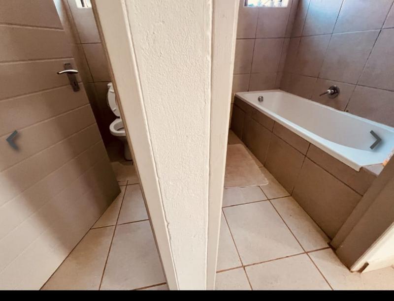 2 Bedroom Property for Sale in Protea Glen Gauteng