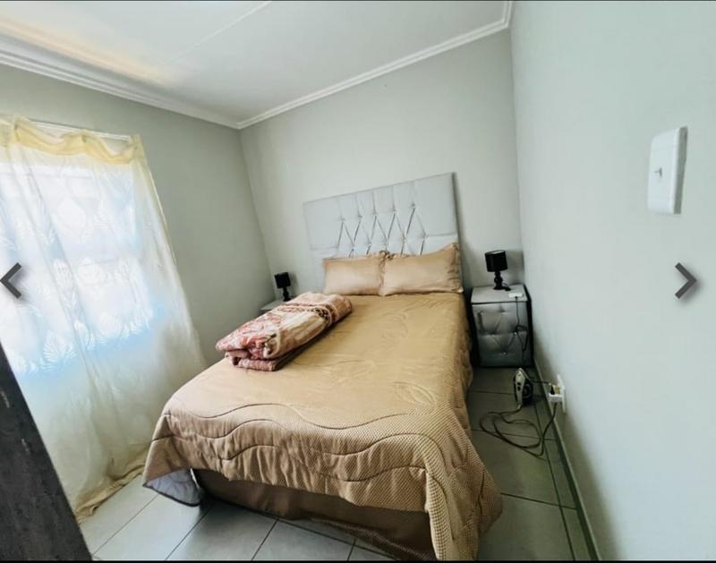 2 Bedroom Property for Sale in Protea Glen Gauteng