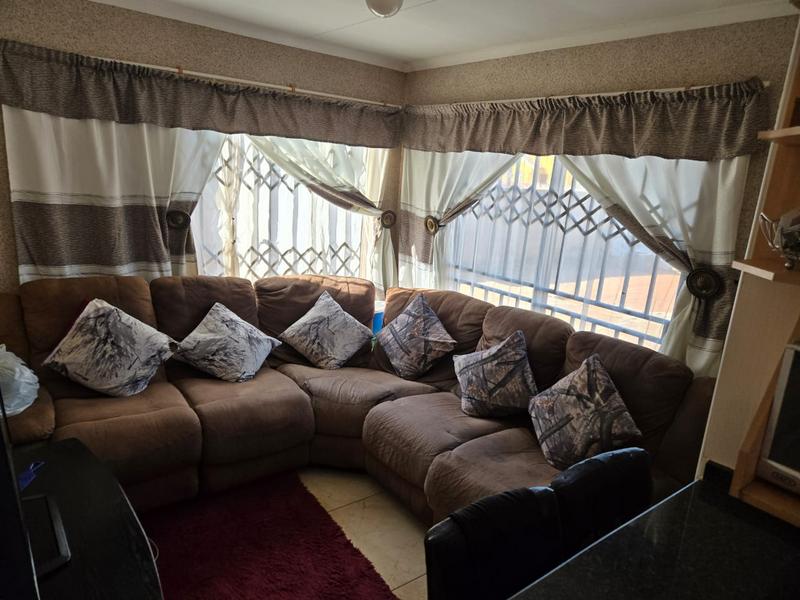 3 Bedroom Property for Sale in Protea Glen Gauteng
