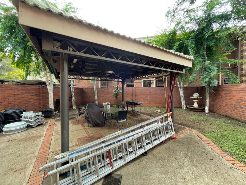 To Let commercial Property for Rent in Die Hoewes Gauteng