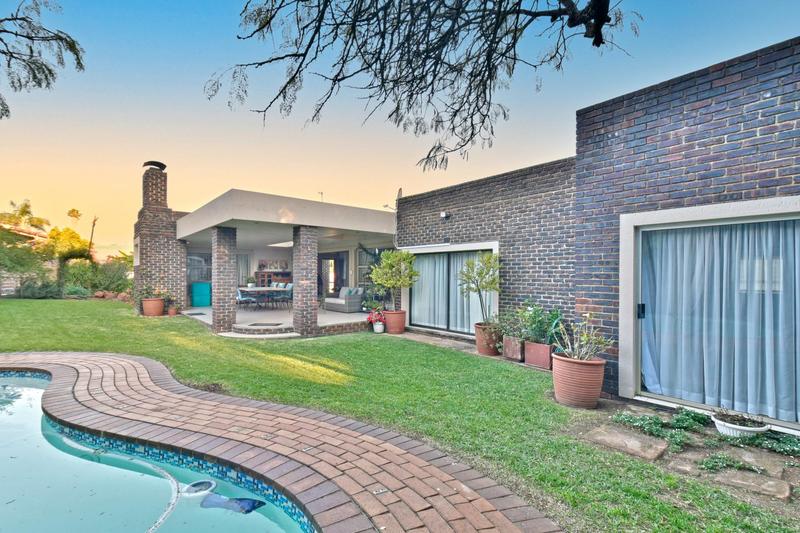 4 Bedroom Property for Sale in Mulbarton Gauteng