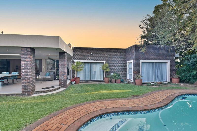 4 Bedroom Property for Sale in Mulbarton Gauteng