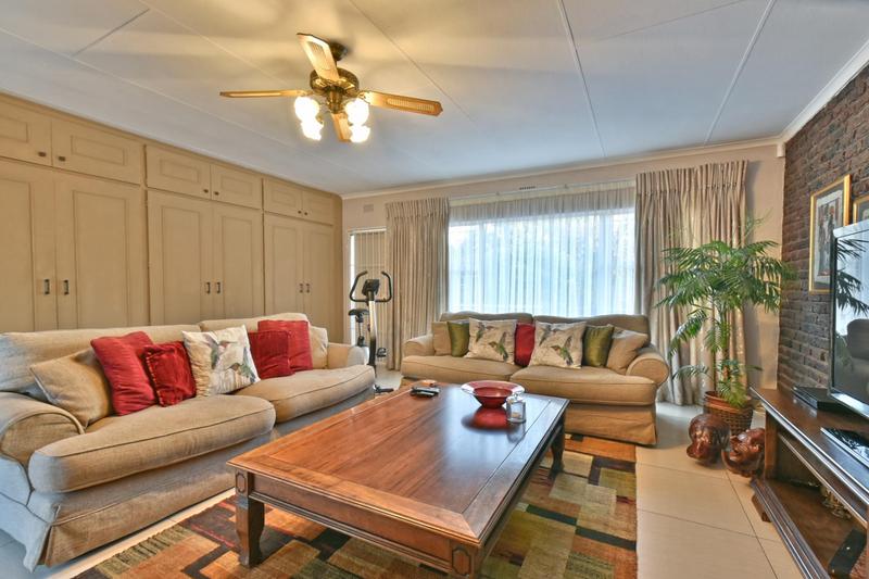 4 Bedroom Property for Sale in Mulbarton Gauteng