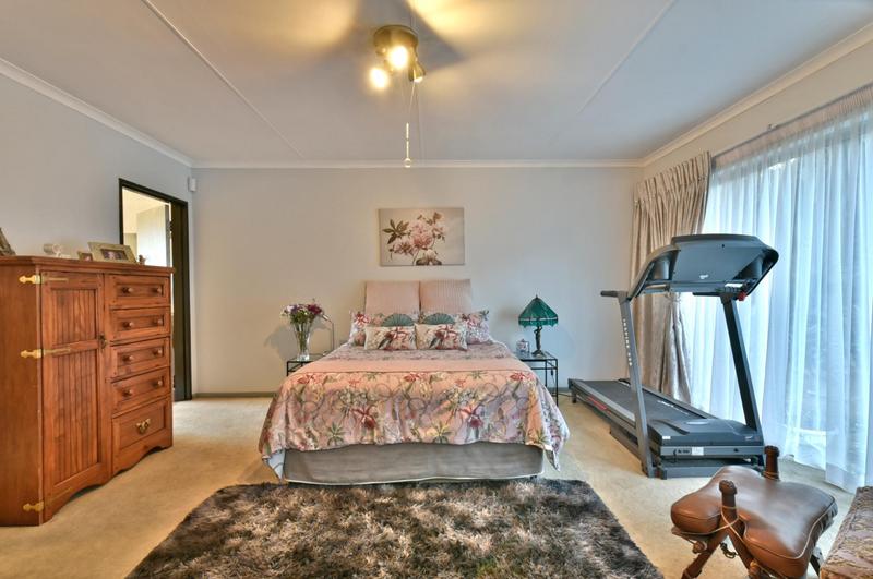 4 Bedroom Property for Sale in Mulbarton Gauteng
