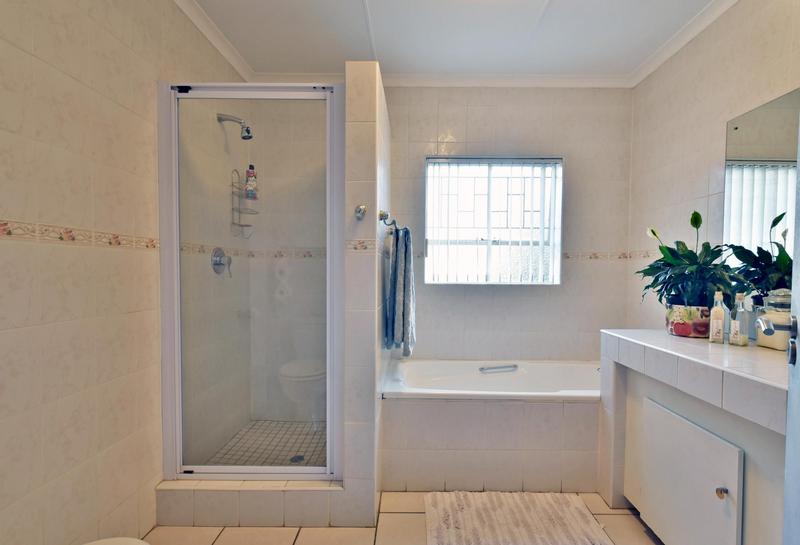 4 Bedroom Property for Sale in Mulbarton Gauteng