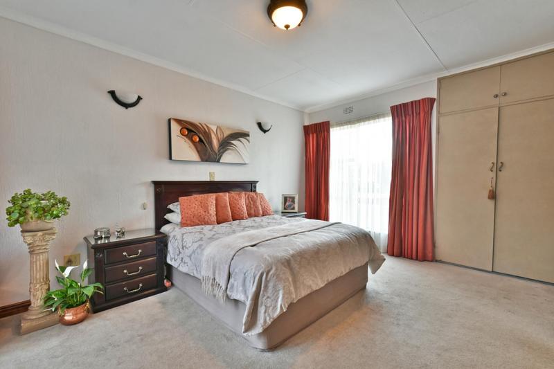 4 Bedroom Property for Sale in Mulbarton Gauteng