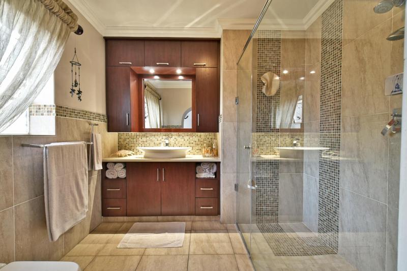4 Bedroom Property for Sale in Mulbarton Gauteng
