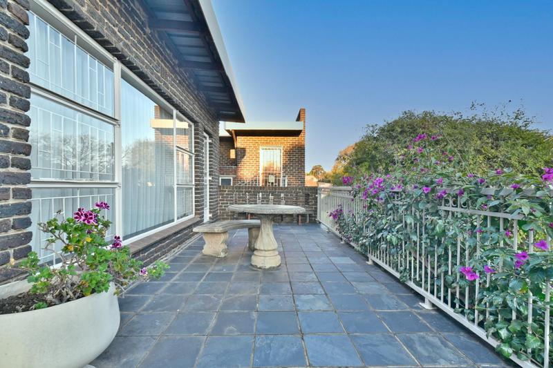 4 Bedroom Property for Sale in Mulbarton Gauteng