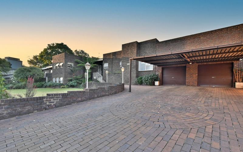 4 Bedroom Property for Sale in Mulbarton Gauteng