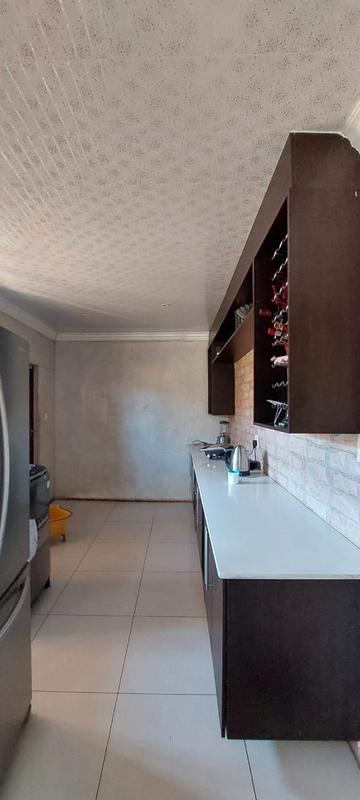 5 Bedroom Property for Sale in Clarina Gauteng