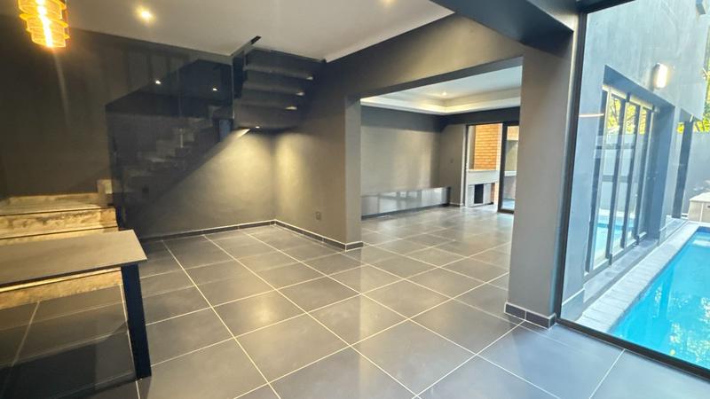 To Let 2 Bedroom Property for Rent in Fourways Gauteng