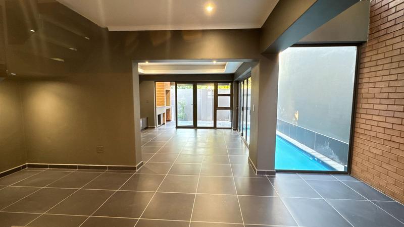 To Let 2 Bedroom Property for Rent in Fourways Gauteng