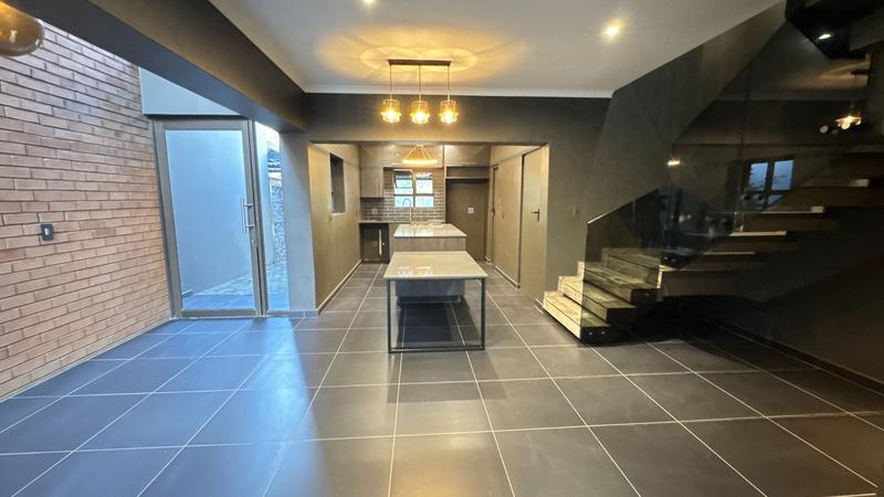 To Let 2 Bedroom Property for Rent in Fourways Gauteng