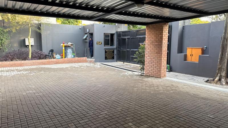 To Let 2 Bedroom Property for Rent in Fourways Gauteng