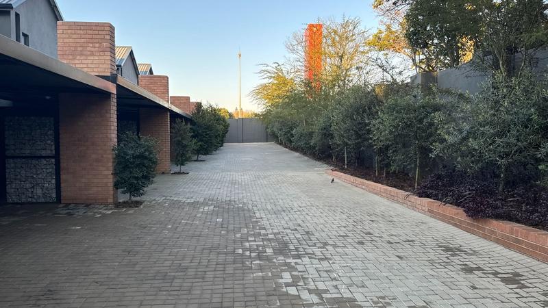To Let 2 Bedroom Property for Rent in Fourways Gauteng