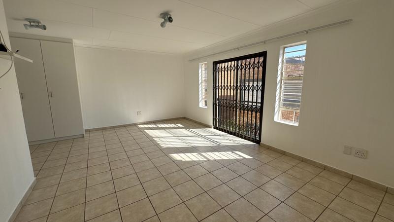 3 Bedroom Property for Sale in Wilgeheuwel Gauteng
