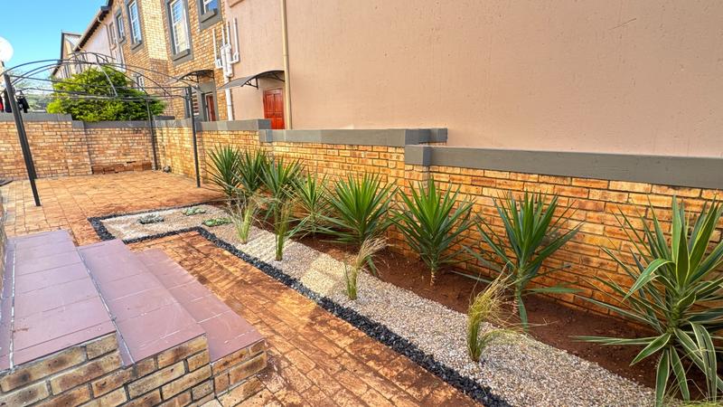 3 Bedroom Property for Sale in Wilgeheuwel Gauteng