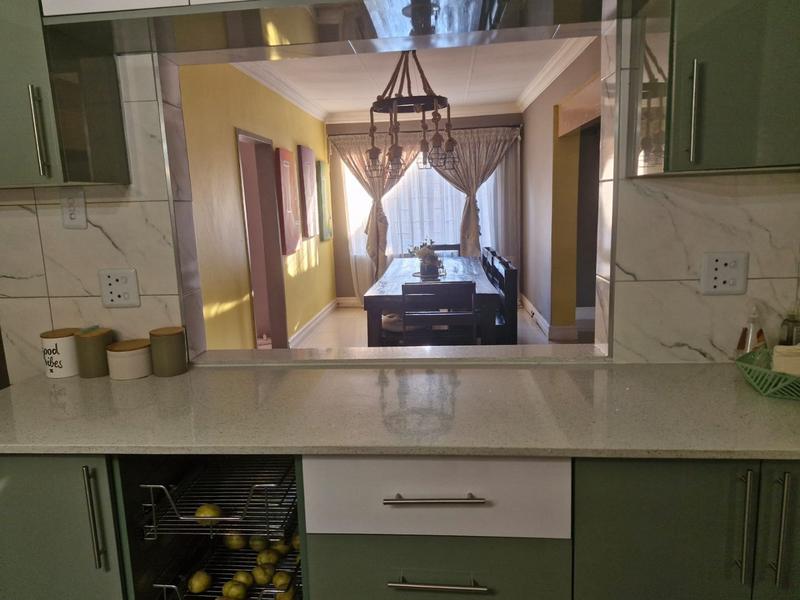 3 Bedroom Property for Sale in The Orchards Gauteng