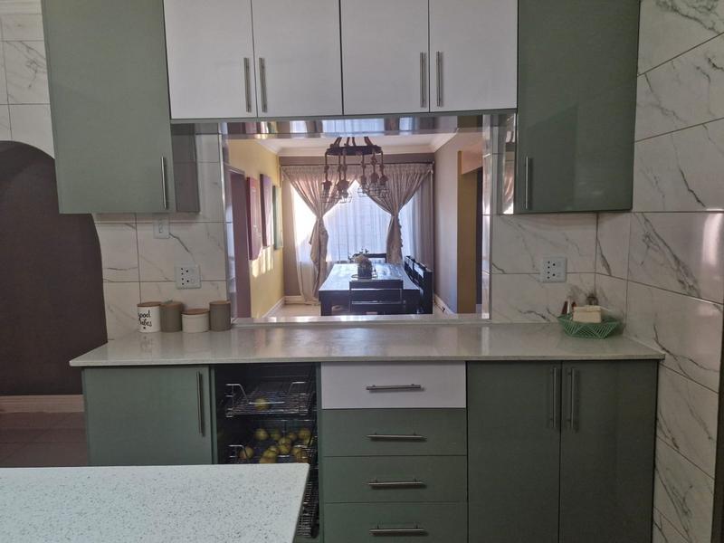 3 Bedroom Property for Sale in The Orchards Gauteng