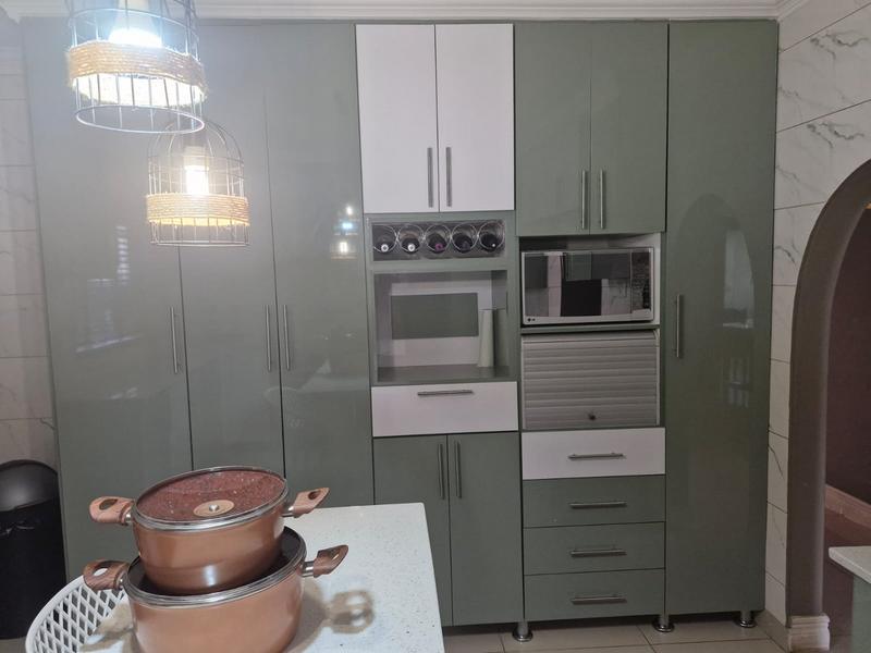 3 Bedroom Property for Sale in The Orchards Gauteng