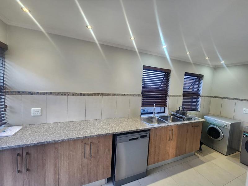 5 Bedroom Property for Sale in Zambezi Country Estate Gauteng