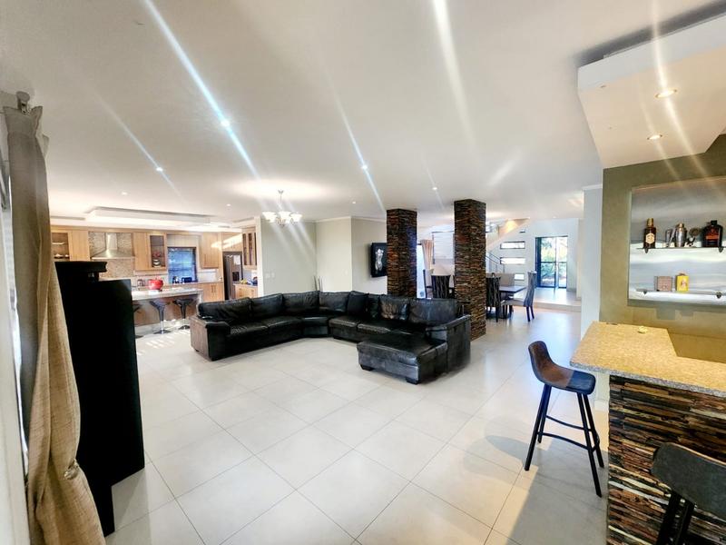 5 Bedroom Property for Sale in Zambezi Country Estate Gauteng