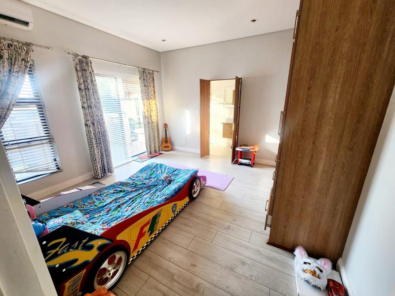 5 Bedroom Property for Sale in Zambezi Country Estate Gauteng