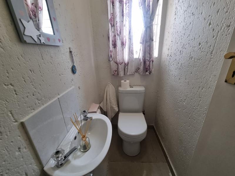 3 Bedroom Property for Sale in Brackendowns Gauteng