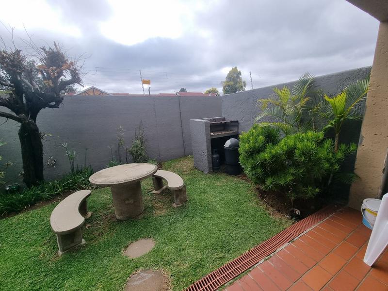 3 Bedroom Property for Sale in Brackendowns Gauteng