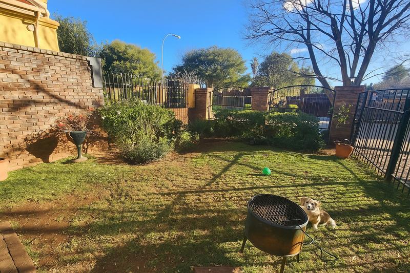 5 Bedroom Property for Sale in Eldoraigne Gauteng