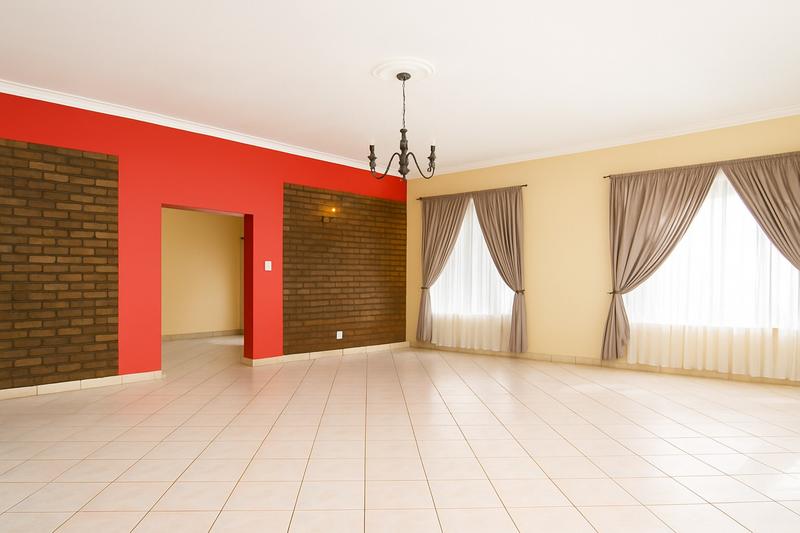 5 Bedroom Property for Sale in Eldoraigne Gauteng