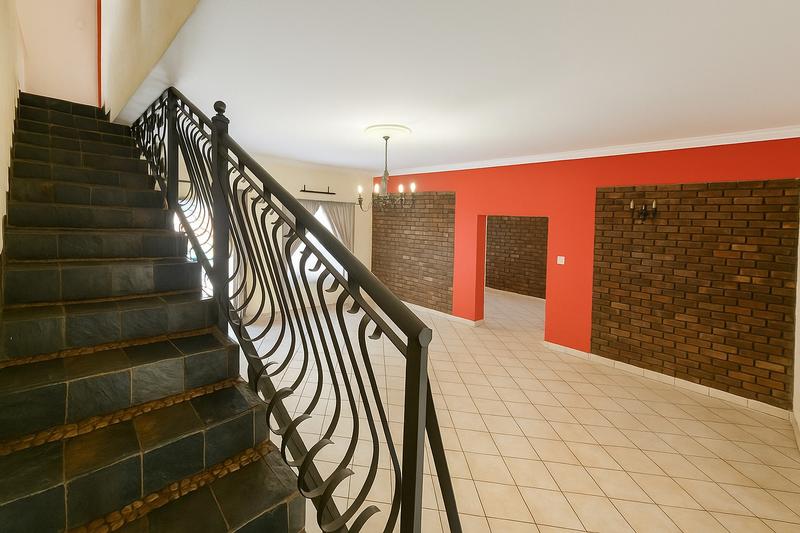 5 Bedroom Property for Sale in Eldoraigne Gauteng